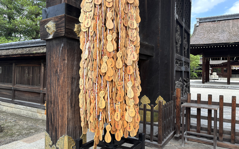 豊国神社(京都)の唐門に吊るされた瓢箪型の絵馬